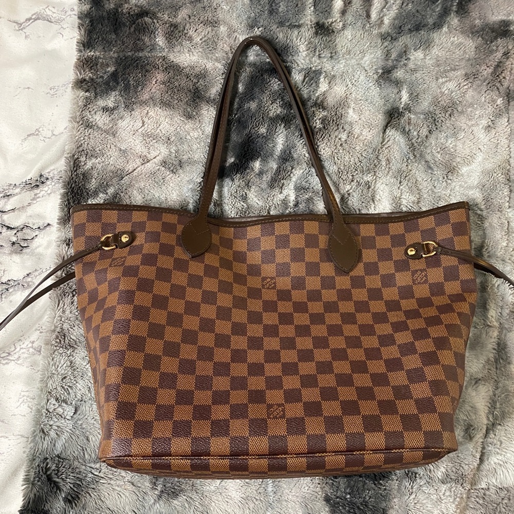 LV  Neverfull MM